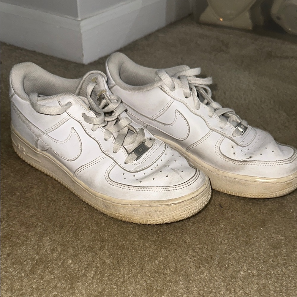 White Nike AF1 Sneakers